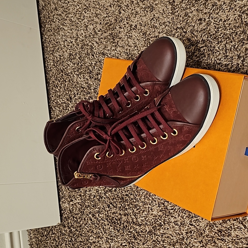 Louis Vuitton Burgundy Suede and Leather Punchy women's 38.5